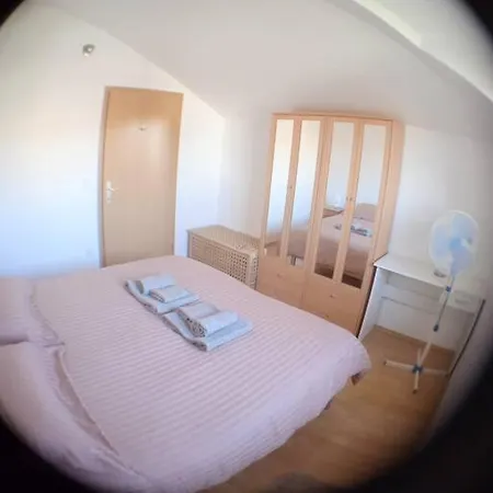 Apartment Tic *
